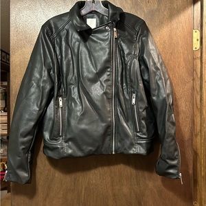 H&M faux leather jacket. SZ:M color: black.